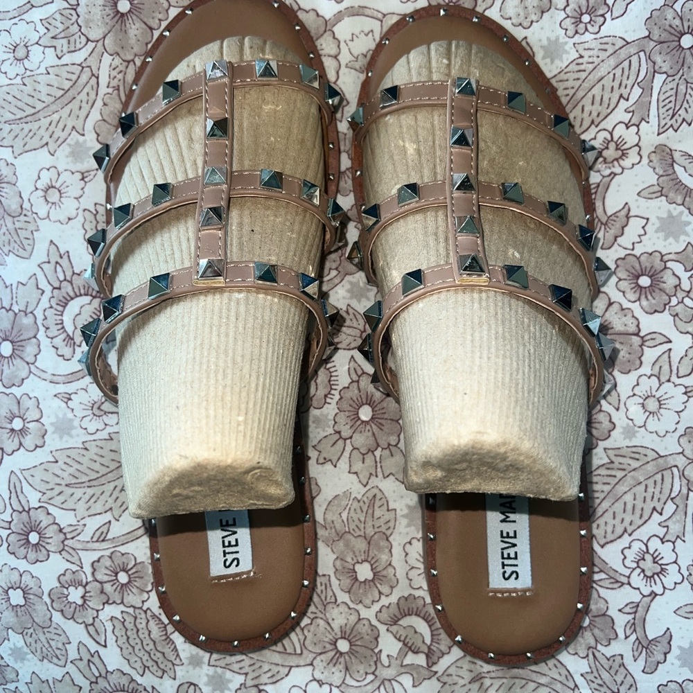 Steve Madden Brown Gladiator Sandals with Studded Straps - Picture 5 of 5